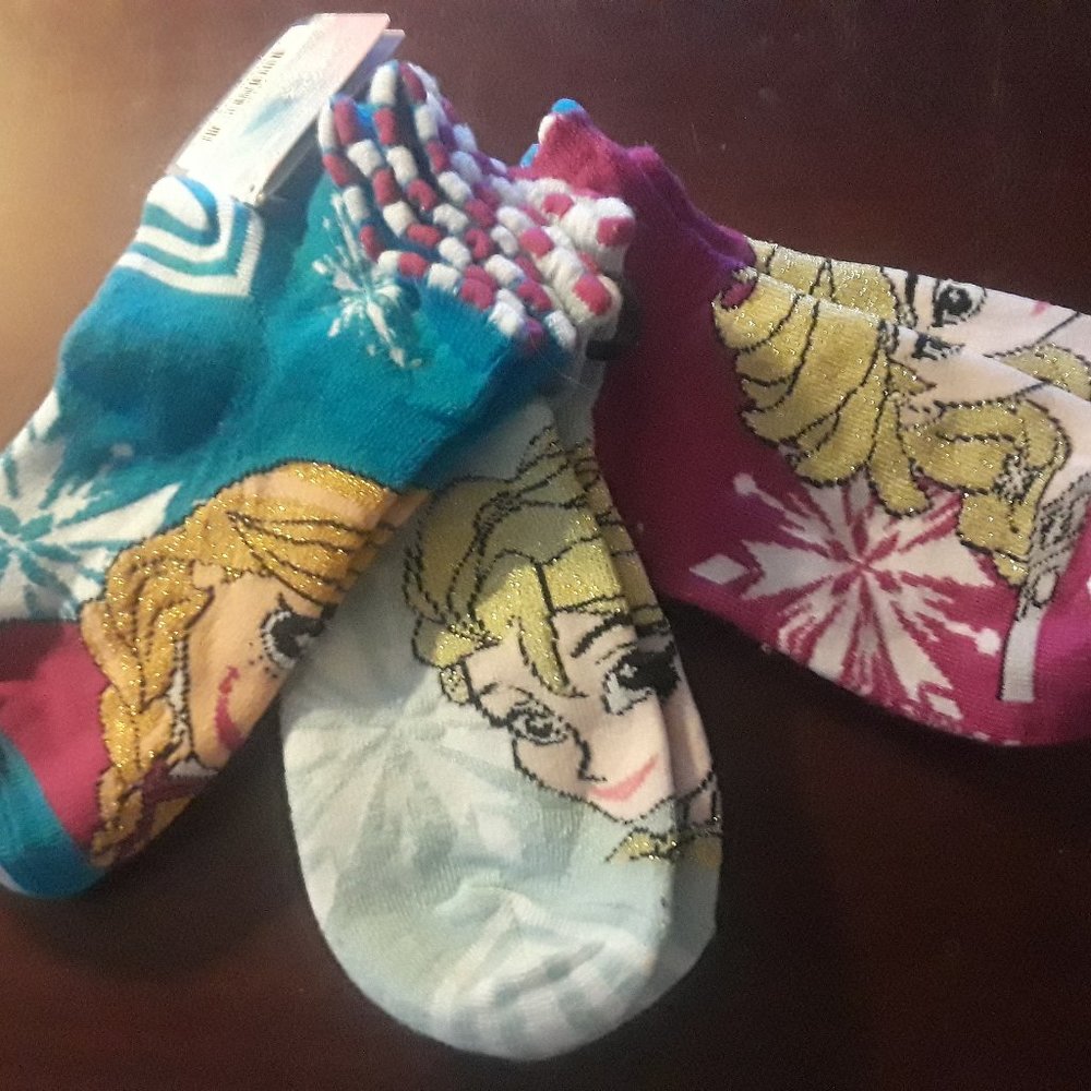 DISNEY FROZEN GIRL'S ANKLE SOCKS 3 PAIR NEW